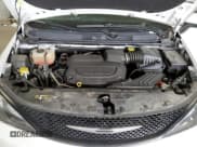 ✅ 2022 Chrysler Voyager LX • VIN: 2C4RC1CGXNR158890 • Lot: 66863195. Wystawiony na Copart z przebiegiem 99 645 mil. Bezpłatny archiwum sprzedaży aukcyjnych z USA i szczegółowy raport historii pojazdu na DreamBid. Zdjęcie 12.