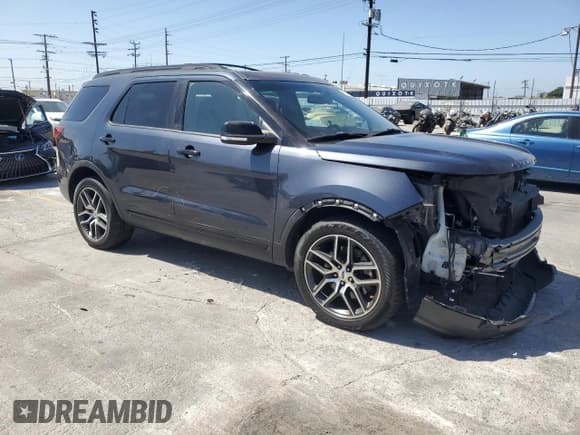 ✅ 2017 Ford Explorer Sport • VIN: 1FM5K8GTXHGA01332 • Lot: 57314885. Wystawiony na Copart z przebiegiem 99 444 mil. Bezpłatny archiwum sprzedaży aukcyjnych z USA i szczegółowy raport historii pojazdu na DreamBid. Zdjęcie 4.