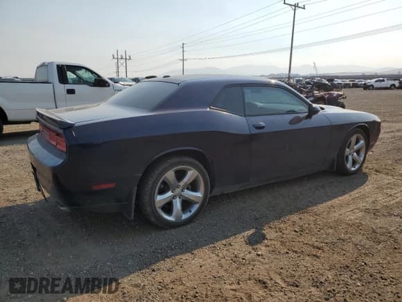 ✅ 2013 Dodge Challenger R/T Plus • VIN: 2C3CDYBT5DH700237 • Lot: 74382344. Wystawiony na Copart z przebiegiem 110 924 mil. Bezpłatny archiwum sprzedaży aukcyjnych z USA i szczegółowy raport historii pojazdu na DreamBid. Zdjęcie 3.