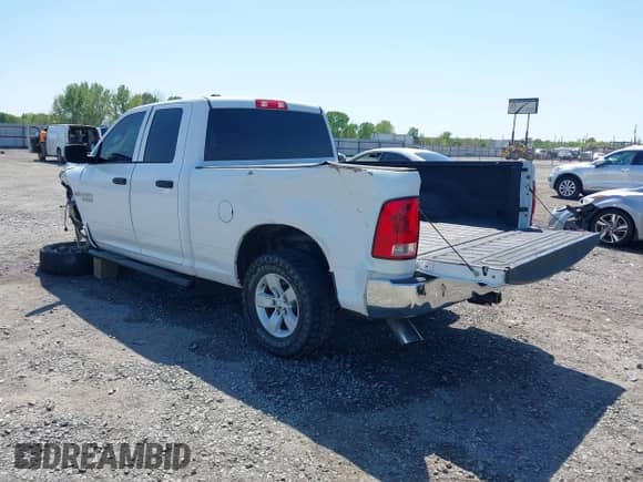 2016 Ram 1500 Express with VIN 1C6RR7FT2GS353496, listed as a IAAI auction lot 41992361 with 188,304 mi miles and . Bid and sale history available at DreamBid. Image 3.