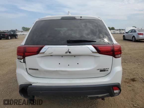 2018 Mitsubishi Outlander SE with VIN JA4AD3A34JZ000335, listed as a Copart auction lot 81208565 with 131,558 mi miles and Salvage title. Bid and sale history available at DreamBid. Image 6.