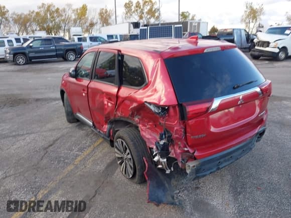 ✅ 2019 Mitsubishi Outlander ES • VIN: JA4AZ3A32KZ011711 • Lot: 43532455. Listed on IAAI with 106,043 mi. Free auction sales archive from the USA and detailed vehicle history report at DreamBid. Image 3.