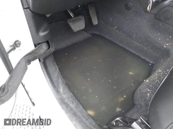 ✅ 2023 Jeep Wrangler Sahara • VIN: 1C4JJXP63PW683629 • Lot: 43033295. Listed on IAAI with 29,261 mi. Free auction sales archive from the USA and detailed vehicle history report at DreamBid. Image 6.