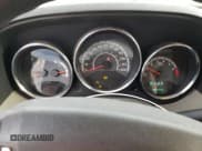 ✅ 2010 Dodge Caliber Mainstreet • VIN: 1B3CB3HA9AD616636 • Лот: 76910894. Опубликован ранее на Copart с пробегом 80 968 миль. Бесплатный доступ к архиву аукционных продаж из США и подробный отчёт об истории автомобиля на DreamBid. Изображение 9.