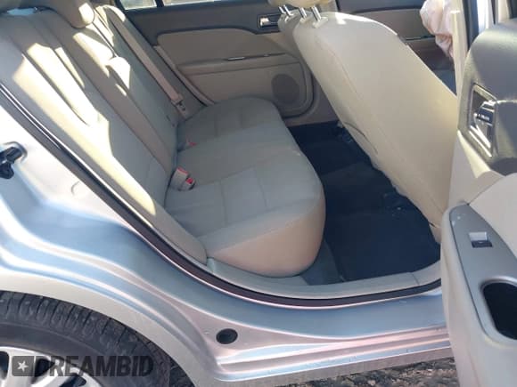 ✅ 2011 Ford Fusion Hybrid • VIN: 3FADP0L37BR335624 • Lot: 43479762. Listed on IAAI with 102,058 mi. Free auction sales archive from the USA and detailed vehicle history report at DreamBid. Image 8.