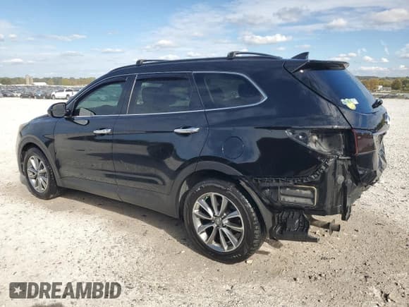 ✅ 2017 Hyundai Santa Fe SE • VIN: KM8SMDHF2HU187903 • Лот: 86096015. Опубликован ранее на Copart с пробегом 173 043 миль. Бесплатный доступ к архиву аукционных продаж из США и подробный отчёт об истории автомобиля на DreamBid. Изображение 2.