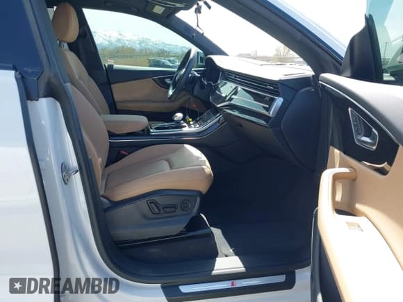 ✅ 2021 Audi Q8 Prestige • VIN: WA1FVAF18MD025027 • Lot: 41967700. Listed on IAAI with 32,992 mi. Free auction sales archive from the USA and detailed vehicle history report at DreamBid. Image 5.