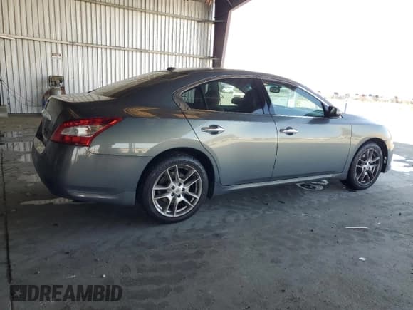 ✅ 2011 Nissan Maxima SV • VIN: 1N4AA5AP5BC827400 • Lot: 68711135. Wystawiony na Copart z przebiegiem 132 978 mil. Bezpłatny archiwum sprzedaży aukcyjnych z USA i szczegółowy raport historii pojazdu na DreamBid. Zdjęcie 3.