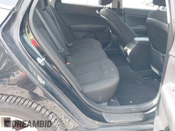 ✅ 2017 Kia Optima LX • VIN: 5XXGT4L35HG152790 • Lot: 43811896. Wystawiony na IAAI z przebiegiem 186 859 mil. Bezpłatny archiwum sprzedaży aukcyjnych z USA i szczegółowy raport historii pojazdu na DreamBid. Zdjęcie 8.