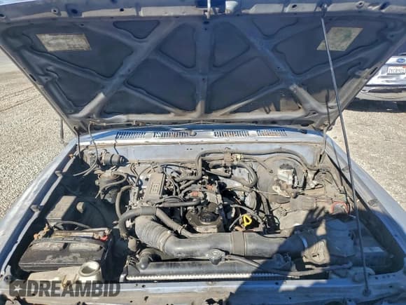 ✅ 1991 Toyota Pickup • VIN: JT4RN81A7M0065206 • Lot: 96237665. Listed on Copart with 301,033 mi. Free auction sales archive from the USA and detailed vehicle history report at DreamBid. Image 11.