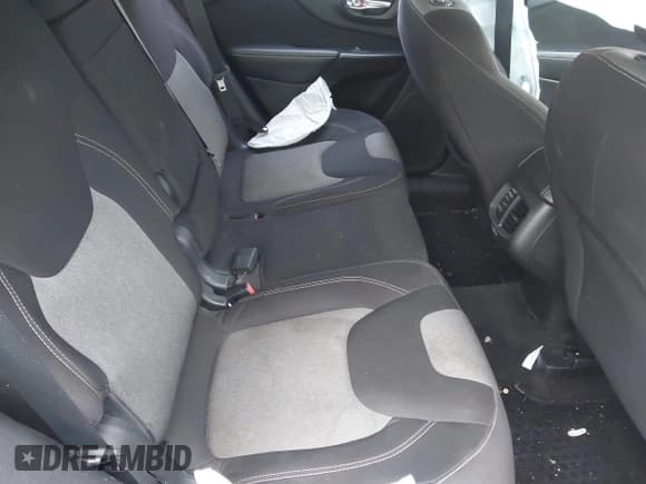 ✅ 2015 Jeep Cherokee Sport • VIN: 1C4PJMAB8FW776661 • Lot: 43714760. Wystawiony na IAAI z przebiegiem 149 504 mil. Bezpłatny archiwum sprzedaży aukcyjnych z USA i szczegółowy raport historii pojazdu na DreamBid. Zdjęcie 8.