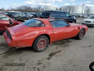 ✅ 1980 Pontiac Firebird • VIN: 2W87WAN106269 • Lot: 52419195. Wystawiony na Copart z przebiegiem 95 865 mil. Bezpłatny archiwum sprzedaży aukcyjnych z USA i szczegółowy raport historii pojazdu na DreamBid. Zdjęcie 3.