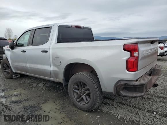 ✅ 2020 Chevrolet Silverado 1500 Custom Trail Boss • VIN: 1GCPYCEF3LZ380554 • Lot: 44546814. Wystawiony na Copart z przebiegiem 62 098 mil. Bezpłatny archiwum sprzedaży aukcyjnych z USA i szczegółowy raport historii pojazdu na DreamBid. Zdjęcie 2.