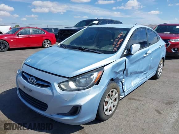 2013 Hyundai Accent GLS z VIN KMHCT4AE1DU413111, wystawiony jako IAAI lot #43342868 z przebiegiem 96 731 mil mil oraz . Historia ofert i sprzedaży dostępna na DreamBid. Obrazek 17.