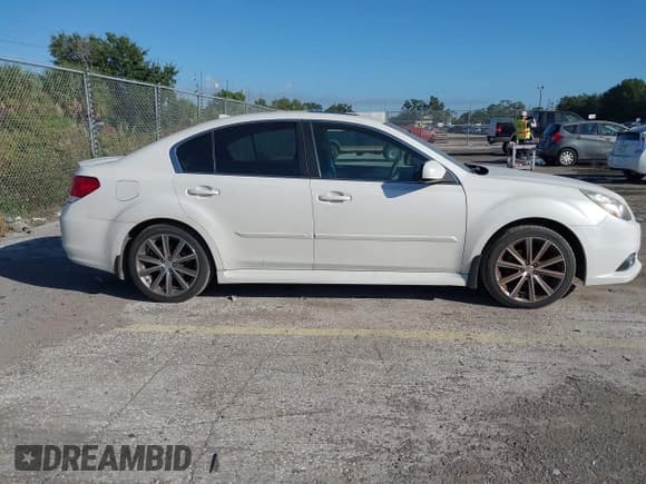 ✅ 2014 Subaru Legacy Special Sports • VIN: 4S3BMCJ62E3027529 • Лот: 43506888. Опубликован ранее на IAAI с пробегом 149 060 миль. Бесплатный доступ к архиву аукционных продаж из США и подробный отчёт об истории автомобиля на DreamBid. Изображение 13.