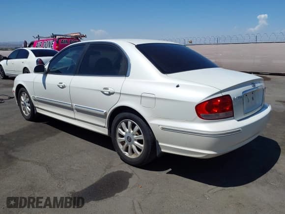 ✅ 2004 Hyundai Sonata GLS • VIN: KMHWF35H44A006212 • Lot: 42619352. Listed on IAAI with 208,780 mi. Free auction sales archive from the USA and detailed vehicle history report at DreamBid. Image 3.