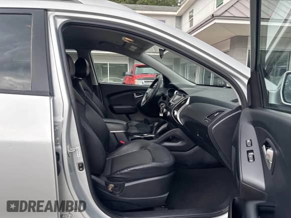 ✅ 2011 Hyundai Tucson Limited • VIN: KM8JUCAC9BU186292 • Лот: 43128800. Опубликован ранее на IAAI с пробегом 191 115 миль. Бесплатный доступ к архиву аукционных продаж из США и подробный отчёт об истории автомобиля на DreamBid. Изображение 5.