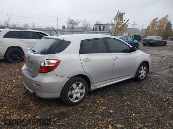 ✅ 2010 Toyota Matrix • VIN: 2T1KU4EE8AC426342 • Lot: 91665075. Wystawiony na Copart z przebiegiem Nie podano. Bezpłatny archiwum sprzedaży aukcyjnych z USA i szczegółowy raport historii pojazdu na DreamBid. Zdjęcie 3.