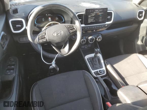 ✅ 2024 Hyundai Venue SEL • VIN: KMHRC8A34RU287902 • Lot: 89044325. Listed on Copart with 24,776 mi. Free auction sales archive from the USA and detailed vehicle history report at DreamBid. Image 8.