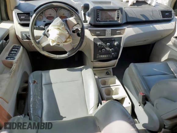 ✅ 2010 Volkswagen Routan SE • VIN: 2V4RW3D12AR174238 • Lot: 67325685. Listed on Copart with 102,362 mi. Free auction sales archive from the USA and detailed vehicle history report at DreamBid. Image 8.