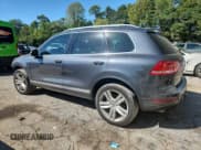 ✅ 2012 Volkswagen Touareg Lux • VIN: WVGEF9BP1CD008944 • Lot: 81914215. Wystawiony na Copart z przebiegiem 130 495 mil. Bezpłatny archiwum sprzedaży aukcyjnych z USA i szczegółowy raport historii pojazdu na DreamBid. Zdjęcie 2.