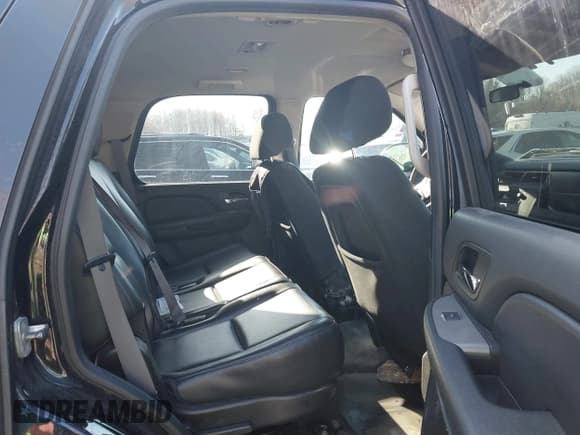 ✅ 2014 Chevrolet Tahoe Commercial • VIN: 1GNLC2E0XER158929 • Lot: 43623990. Wystawiony na IAAI z przebiegiem 150 104 mil. Bezpłatny archiwum sprzedaży aukcyjnych z USA i szczegółowy raport historii pojazdu na DreamBid. Zdjęcie 8.