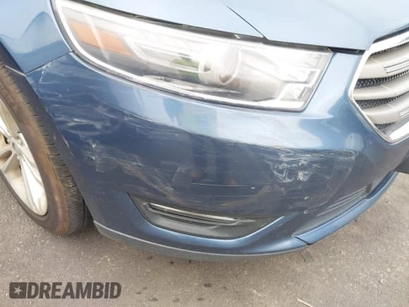 ✅ 2018 Ford Taurus SEL • VIN: 1FAHP2E84JG109858 • Lot: 42532168. Listed on IAAI with 218,304 mi. Free auction sales archive from the USA and detailed vehicle history report at DreamBid. Image 6.