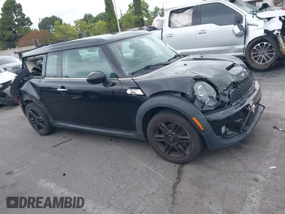 ✅ 2012 MINI Clubman S • VIN: WMWZG3C57CTY39249 • Lot: 42355646. Listed on IAAI with 96,000 mi. Free auction sales archive from the USA and detailed vehicle history report at DreamBid. Image 14.