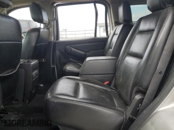 ✅ 2006 Ford Explorer Limited • VIN: 1FMEU75836UB56497 • Lot: 60103495. Wystawiony na Copart z przebiegiem 214 112 mil. Bezpłatny archiwum sprzedaży aukcyjnych z USA i szczegółowy raport historii pojazdu na DreamBid. Zdjęcie 11.