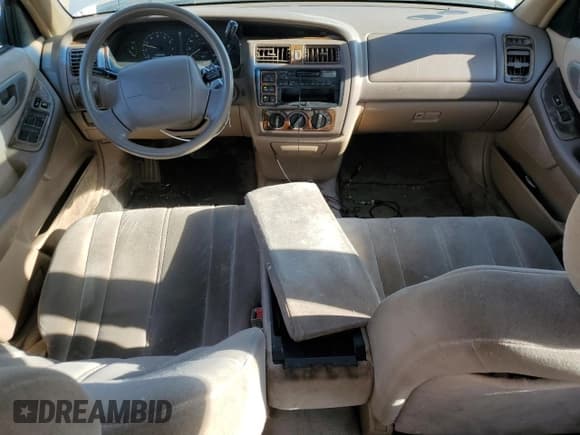 ✅ 1996 Toyota Avalon XL • VIN: 4T1BF12B6TU132071 • Lot: 70058174. Wystawiony na Copart z przebiegiem 261 872 mil. Bezpłatny archiwum sprzedaży aukcyjnych z USA i szczegółowy raport historii pojazdu na DreamBid. Zdjęcie 8.