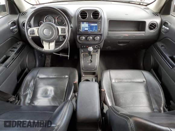 ✅ 2012 Jeep Patriot Limited • VIN: 1C4NJPCB0CD569162 • Lot: 53835295. Wystawiony na Copart z przebiegiem 111 715 mil. Bezpłatny archiwum sprzedaży aukcyjnych z USA i szczegółowy raport historii pojazdu na DreamBid. Zdjęcie 8.