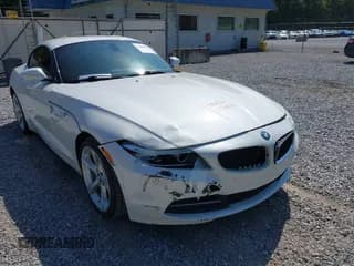 ✅ 2016 BMW Z4 sDrive28i • VIN: WBALL5C50GP557935 • Lot: 43256757. Wystawiony na IAAI z przebiegiem 110 380 mil. Bezpłatny archiwum sprzedaży aukcyjnych z USA i szczegółowy raport historii pojazdu na DreamBid. Zdjęcie 6.
