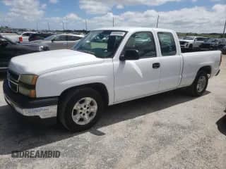 2007 Chevrolet Silverado 1500 LT1 with VIN 1GCEC19V27Z194019, listed as a Copart auction lot 84590595 with 144,461 mi miles and Clean title. Bid and sale history available at DreamBid. Image 1.