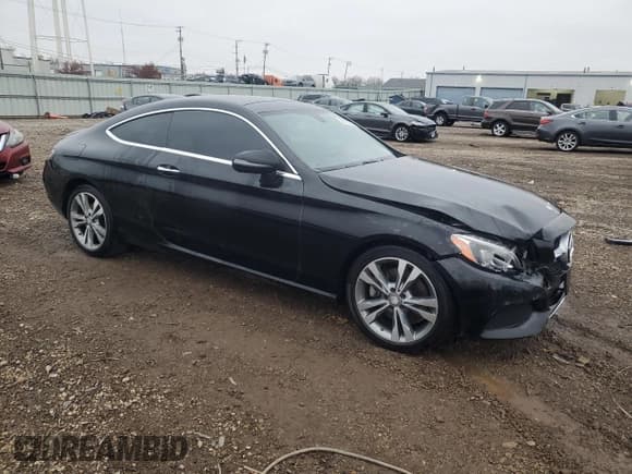 ✅ 2017 Mercedes-Benz C 300 • VIN: WDDWJ4KBXHF445664 • Lot: 93423565. Wystawiony na Copart z przebiegiem 50 632 mil. Bezpłatny archiwum sprzedaży aukcyjnych z USA i szczegółowy raport historii pojazdu na DreamBid. Zdjęcie 4.