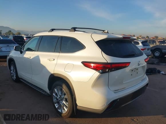 ✅ 2020 Toyota Highlander Limited • VIN: 5TDDZRBH5LS004285 • Lot: 43815691. Wystawiony na IAAI z przebiegiem 40 026 mil. Bezpłatny archiwum sprzedaży aukcyjnych z USA i szczegółowy raport historii pojazdu na DreamBid. Zdjęcie 3.