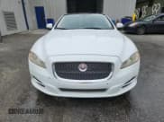 ✅ 2015 Jaguar XJ Portfolio • VIN: SAJWA2GZ2F8V80869 • Lot: 83842455. Wystawiony na Copart z przebiegiem 130 708 mil. Bezpłatny archiwum sprzedaży aukcyjnych z USA i szczegółowy raport historii pojazdu na DreamBid. Zdjęcie 5.