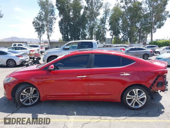 2017 Hyundai Elantra Limited с VIN KMHD84LFXHU160887, выставлен на аукционе IAAI как лот 43046066 с пробегом 157 556 миль миль и . История ставок и продаж доступна на DreamBid. Изображение 14.