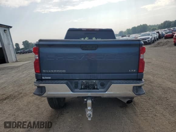 ✅ 2024 Chevrolet Silverado 2500HD LTZ • VIN: 2GC4YPE7XR1168464 • Lot: 67736125. Listed on Copart with 19,295 mi. Free auction sales archive from the USA and detailed vehicle history report at DreamBid. Image 6.