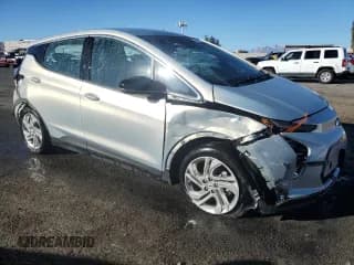 ✅ 2023 Chevrolet Bolt EV 1LT • VIN: 1G1FW6S03P4197668 • Lot: 88597085. Wystawiony na Copart z przebiegiem 26 097 mil. Bezpłatny archiwum sprzedaży aukcyjnych z USA i szczegółowy raport historii pojazdu na DreamBid. Zdjęcie 4.