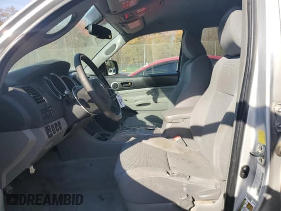 ✅ 2011 Toyota Tacoma • VIN: 3TMLU4EN8BM063649 • Lot: 91255795. Listed on Copart with 133,879 mi. Free auction sales archive from the USA and detailed vehicle history report at DreamBid. Image 7.