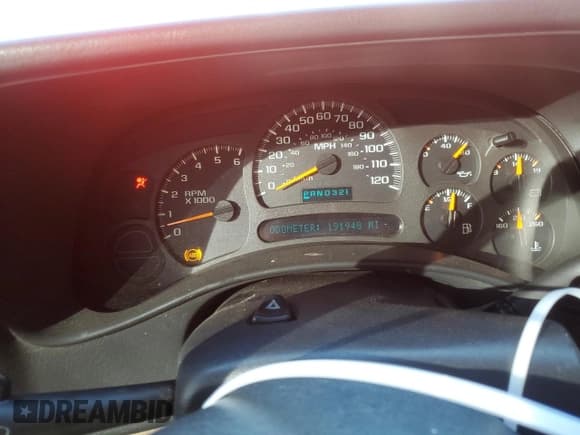 ✅ 2003 Chevrolet Silverado 1500 LS • VIN: 1GCEK14T43Z284324 • Lot: 93046075. Wystawiony na Copart z przebiegiem 191 940 mil. Bezpłatny archiwum sprzedaży aukcyjnych z USA i szczegółowy raport historii pojazdu na DreamBid. Zdjęcie 9.