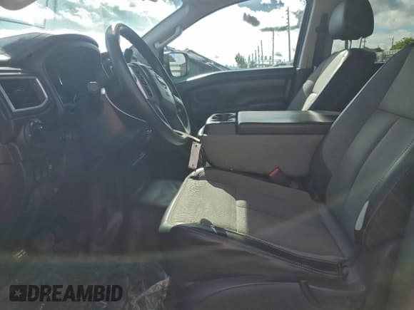 ✅ 2017 Nissan Titan S • VIN: 1N6AA1F34HN501400 • Lot: 95728235. Listed on Copart with 80,556 mi. Free auction sales archive from the USA and detailed vehicle history report at DreamBid. Image 7.