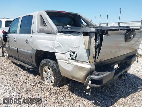 ✅ 2006 Chevrolet Avalanche Z66 • VIN: 3GNEC12ZX6G238271 • Lot: 41954246. Listed on IAAI with 213,059 mi. Free auction sales archive from the USA and detailed vehicle history report at DreamBid. Image 3.