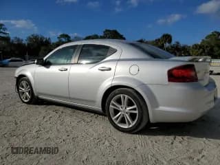 ✅ 2011 Dodge Avenger Heat • VIN: 1B3BD1FG1BN506824 • Лот: 85002494. Опубликован ранее на Copart с пробегом 89 797 миль. Бесплатный доступ к архиву аукционных продаж из США и подробный отчёт об истории автомобиля на DreamBid. Изображение 2.