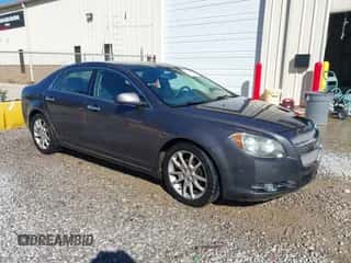 2010 Chevrolet Malibu LTZ z VIN 1G1ZE5E73A4138534, wystawiony jako IAAI lot #43490914 z przebiegiem 254 832 mil mil oraz . Historia ofert i sprzedaży dostępna na DreamBid. Obrazek 1.