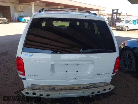 ✅ 2000 Dodge Caravan SE • VIN: 1B4GP44G4YB581993 • Lot: 43564036. Listed on IAAI with 89,748 mi. Free auction sales archive from the USA and detailed vehicle history report at DreamBid. Image 6.