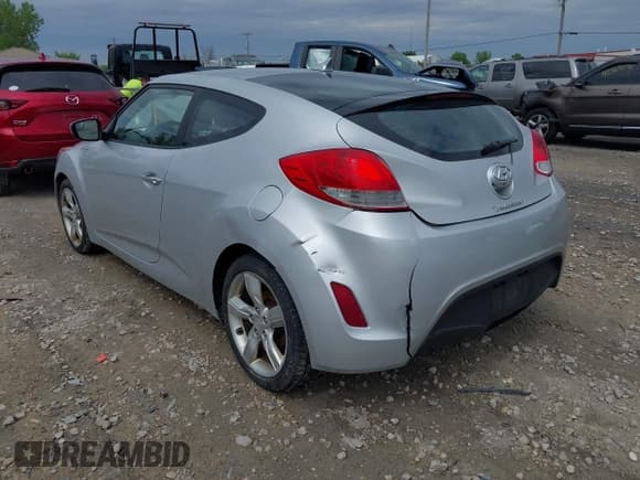 ✅ 2014 Hyundai Veloster • VIN: KMHTC6AD8EU182891 • Lot: 42363105. Wystawiony na IAAI z przebiegiem 182 073 mil. Bezpłatny archiwum sprzedaży aukcyjnych z USA i szczegółowy raport historii pojazdu na DreamBid. Zdjęcie 6.