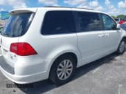 ✅ 2012 Volkswagen Routan SE • VIN: 2C4RVABG4CR294022 • Lot: 42535815. Listed on IAAI with 129,495 mi. Free auction sales archive from the USA and detailed vehicle history report at DreamBid. Image 6.