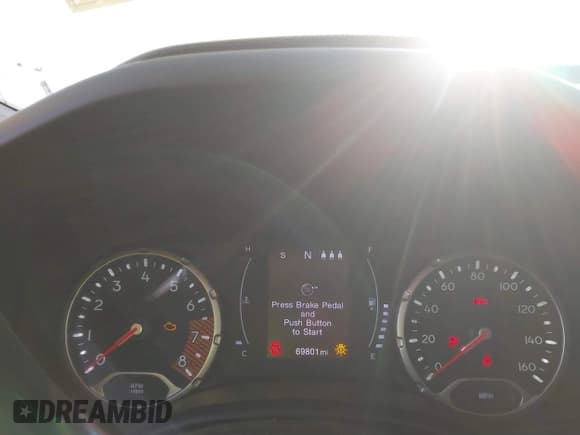 ✅ 2019 Jeep Renegade Upland • VIN: ZACNJBAB7KPK71811 • Lot: 41801918. Wystawiony na IAAI z przebiegiem 69 801 mil. Bezpłatny archiwum sprzedaży aukcyjnych z USA i szczegółowy raport historii pojazdu na DreamBid. Zdjęcie 7.