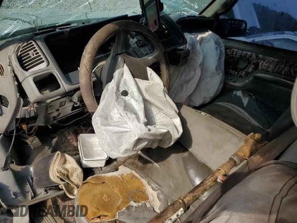 ✅ 1998 GMC Sierra 1500 • VIN: 2GTEK19R7W1505120 • Лот: 71555485. Опубликован ранее на Copart с пробегом Не указан. Бесплатный доступ к архиву аукционных продаж из США и подробный отчёт об истории автомобиля на DreamBid. Изображение 8.